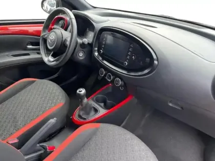 Photo 8 Toyota Aygo  X 1.0 VVT-i 72ch Design