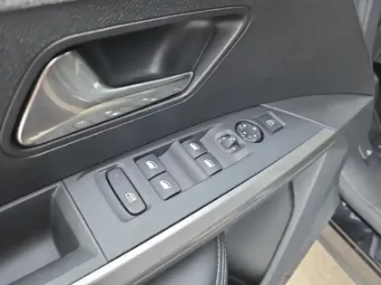 Photo 11 Peugeot 3008  1.2 Hybrid 136ch Allure e-DCS6