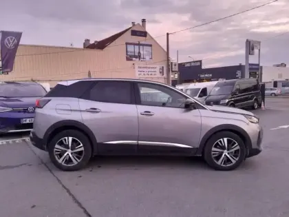 Photo 6 Peugeot 3008  Hybrid 136ch Allure Pack e-DCS6