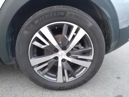 Photo 9 Peugeot 3008  Hybrid 136ch Allure Pack e-DCS6