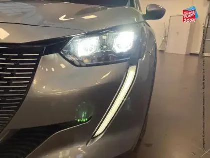 Photo 12 Peugeot 208  e- 136ch Active