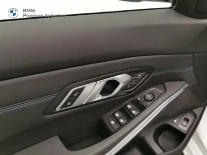 Photo 11 BMW Serie 3 Série 3 Touring 330eA 292ch M Sport