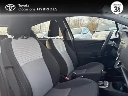 Photo 5 Toyota Yaris  100h Dynamic 5p RC19