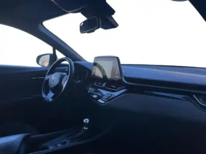 Photo 8 Toyota C-HR  122h Dynamic Business 2WD E-CVT RC18