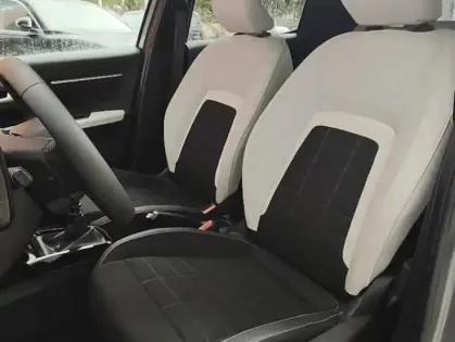 Photo 27 Citroën C3  1.2 Turbo 100ch MAX