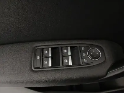 Photo 12 Renault Captur  1.3 TCe 140ch Intens