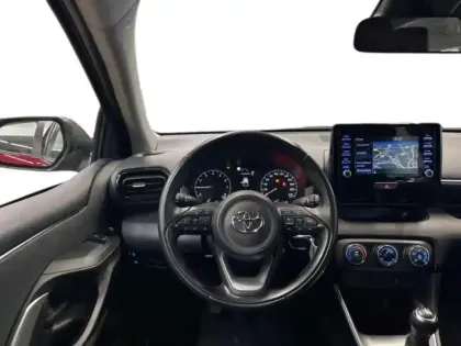 Photo 10 Toyota Yaris  70 VVT-i Dynamic Business 5p MY21