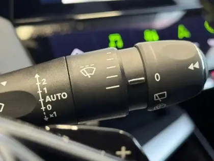 Photo 14 Peugeot 308  1.2 Hybrid 145ch GT e-DCS6