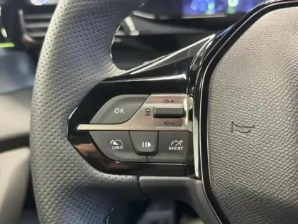 Photo 12 Peugeot 308  1.2 Hybrid 145ch GT e-DCS6