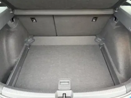 Photo 6 Volkswagen Taigo  1.5 TSI 150ch R-Line Edition DSG7