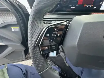 Photo 14 Peugeot 5008  Hybrid 136ch GT e-DCS6