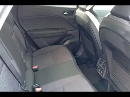 Photo 12 Renault Captur  1.6 E-Tech hybride 145ch Intens -21