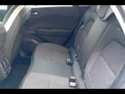 Photo 10 Renault Captur  1.6 E-Tech hybride 145ch Intens -21