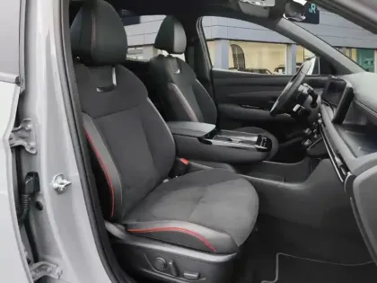 Photo 13 Hyundai Tucson  1.6 T-GDI 215 Hybrid BVA6