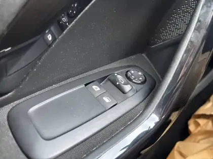 Photo 14 Peugeot 208  1.2 PureTech 82ch BVM5