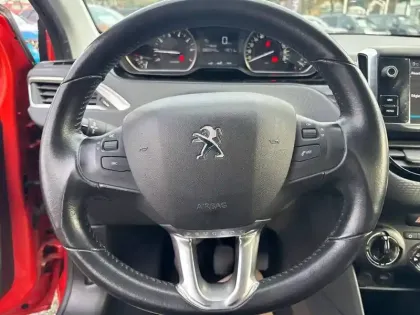 Photo 8 Peugeot 208  1.2 PureTech 82ch BVM5