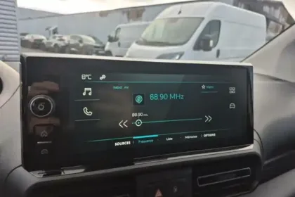 Photo 60 Peugeot Partner E- FOURGON M 136 CH AUT. 54 KWH CHARGE UTILE MAJOREE