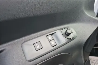 Photo 59 Peugeot Partner E- FOURGON M 136 CH AUT. 54 KWH CHARGE UTILE MAJOREE