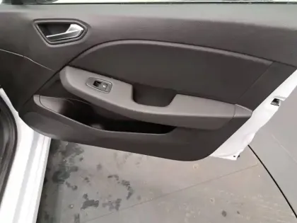 Photo 23 Renault Clio  E-Tech 140 - 21N