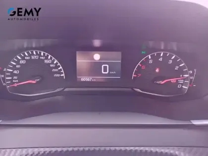 Photo 39 Peugeot 2008  PureTech 100 S&S BVM6