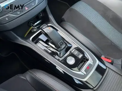 Photo 17 Peugeot 308  PureTech 130ch S&S EAT8