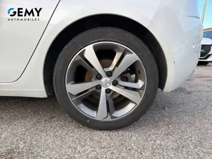 Photo 10 Peugeot 308  PureTech 130ch S&S EAT8