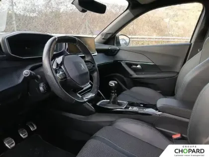 Photo 14 Peugeot 2008  PureTech 130 S&S BVM6