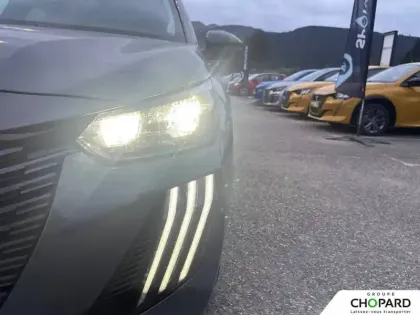 Photo 21 Peugeot 208  Hybrid 100 e-DCS6