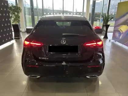 Photo 15 Mercedes Classe A  180 d 8G-DCT