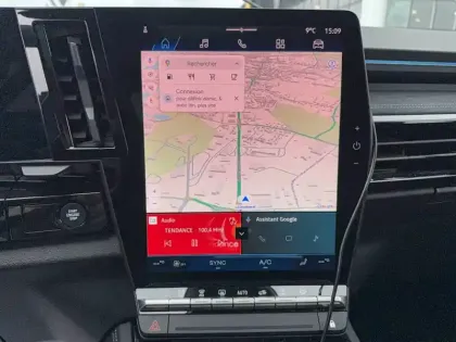 Photo 11 Renault Espace  full hybrid E-Tech 200 ch 7pl