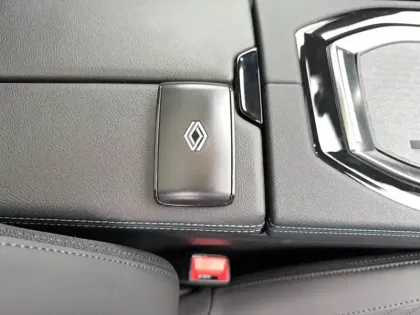 Photo 111 Renault Espace  full hybrid E-Tech 200 ch 7pl