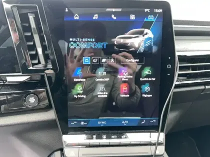 Photo 120 Renault Espace  full hybrid E-Tech 200 ch 7pl