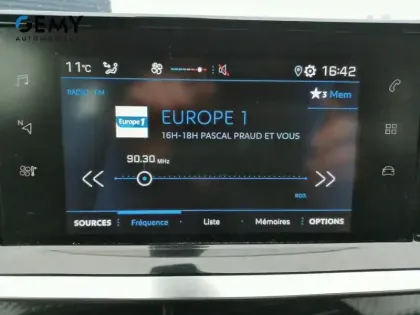 Photo 12 Peugeot 2008  PureTech 100 S&S BVM6