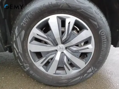 Photo 10 Peugeot 2008  PureTech 100 S&S BVM6