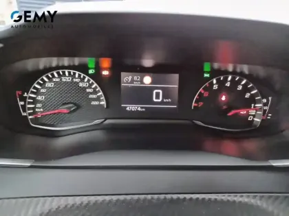 Photo 16 Peugeot 2008  PureTech 100 S&S BVM6