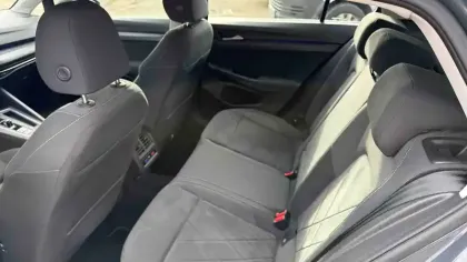 Photo 17 Volkswagen Golf  1.5 eTSI OPF 150 DSG7