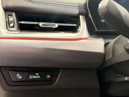 Photo 23 BMW X1 i eDrive20 204ch BVA