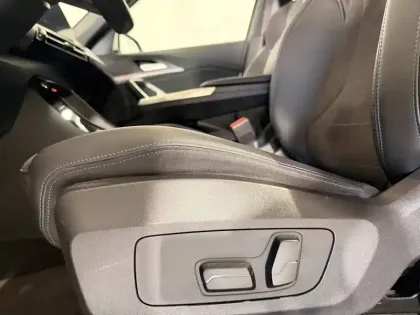 Photo 35 BMW X1 i eDrive20 204ch BVA