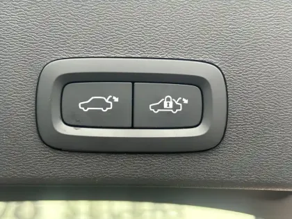 Photo 10 Volvo Xc40  T4 Recharge 129+82 ch DCT7