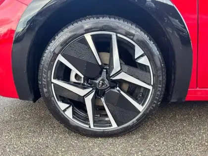 Photo 12 Peugeot 208  Hybrid 110 e-DCS6