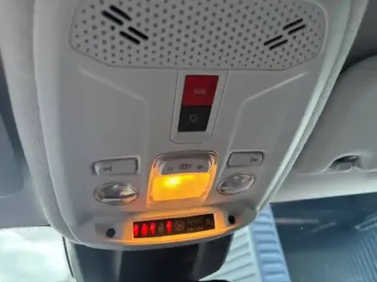 Photo 40 Peugeot 208  Hybrid 110 e-DCS6