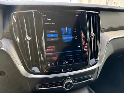 Photo 32 Volvo V60  B4 197 ch DCT7