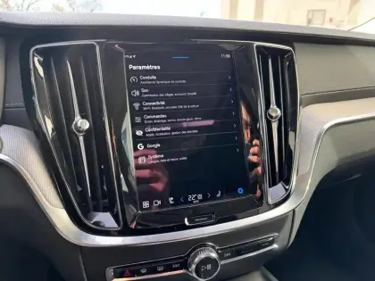 Photo 34 Volvo V60  B4 197 ch DCT7