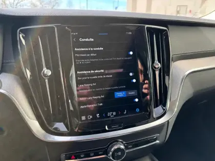 Photo 20 Volvo V60  B4 197 ch DCT7