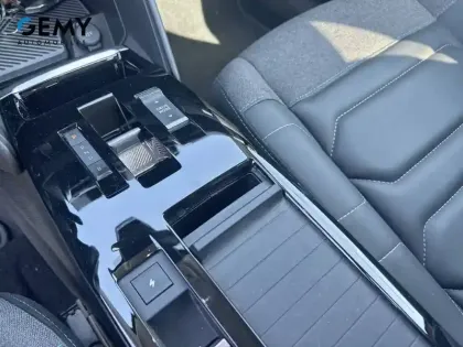 Photo 25 Citroën C4 e- 136 ch Automatique