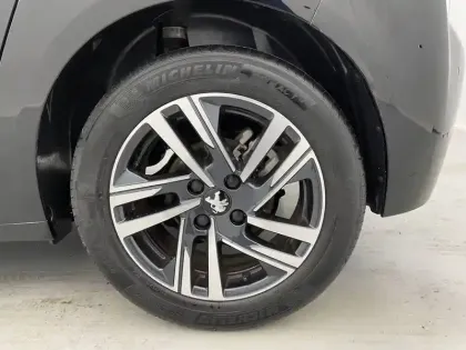 Photo 15 Peugeot 208  PureTech 100 S&S BVM6