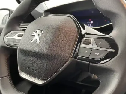 Photo 28 Peugeot 208  PureTech 100 S&S BVM6