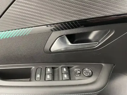 Photo 31 Peugeot 208  PureTech 100 S&S BVM6