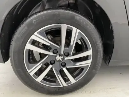Photo 18 Peugeot 208  PureTech 100 S&S BVM6