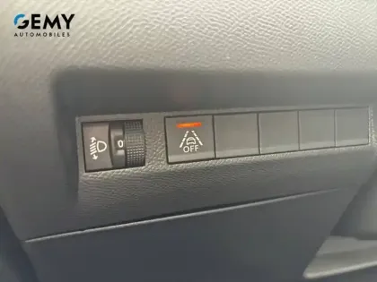 Photo 21 Peugeot 208  Electrique 50 kWh 136ch